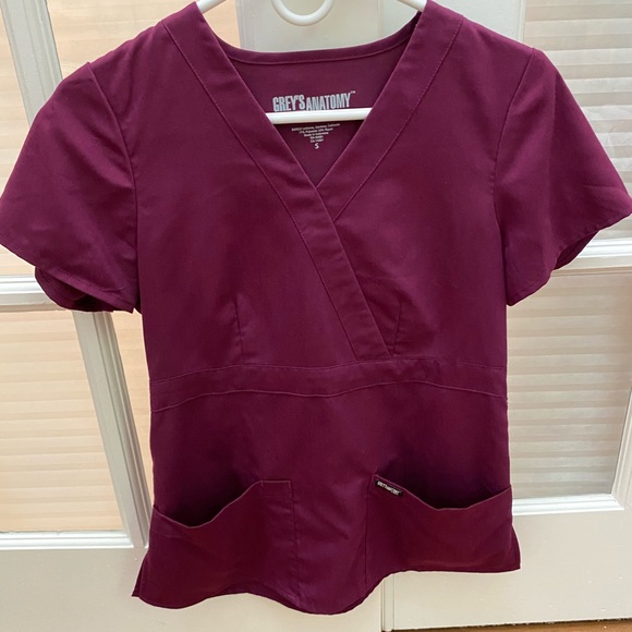 Women’s Grey’s Anatomy Scrubs - Picture 1 of 3